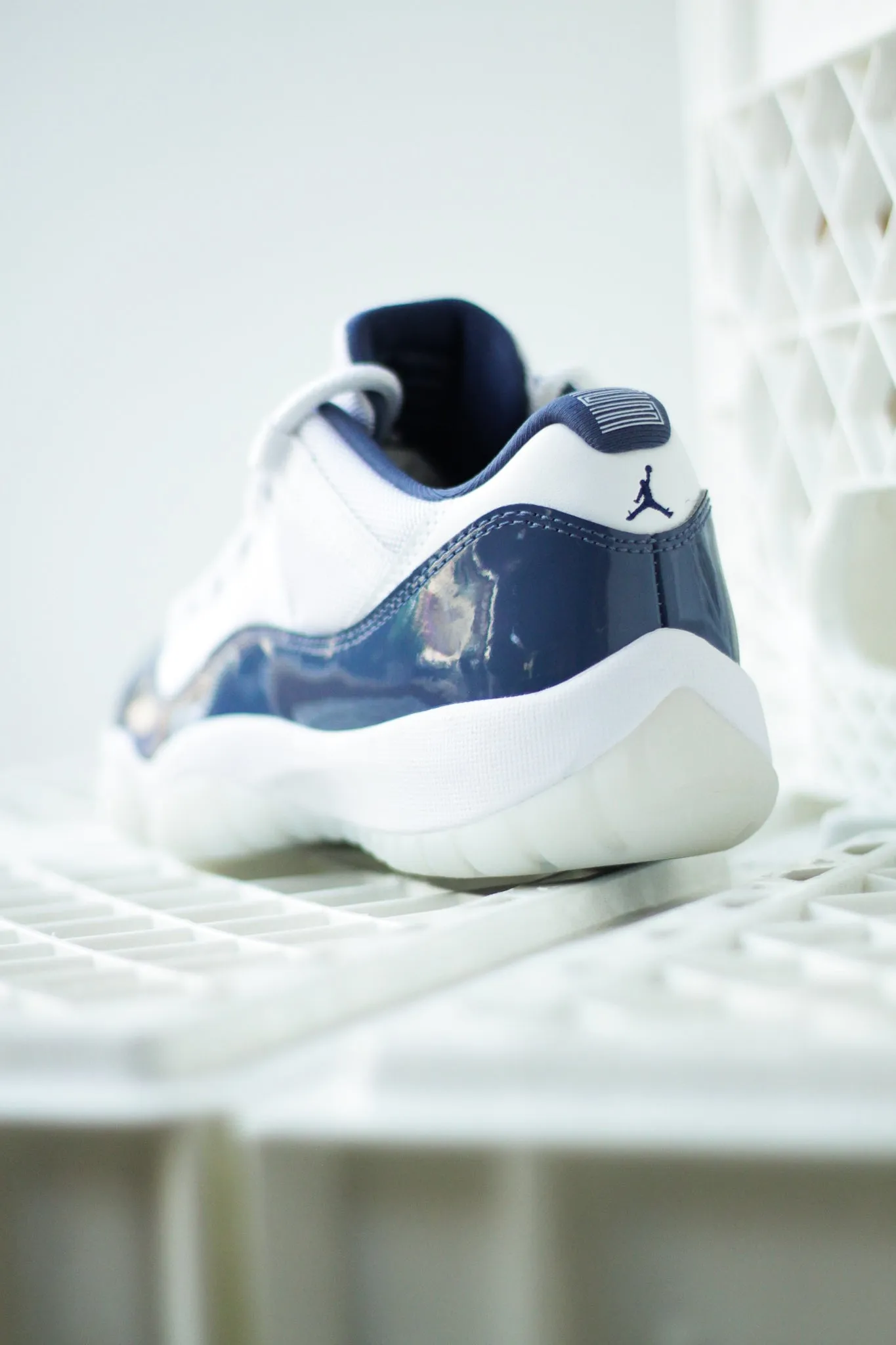 AIR JORDAN 11 RETRO LOW "DIFFUSED BLUE"