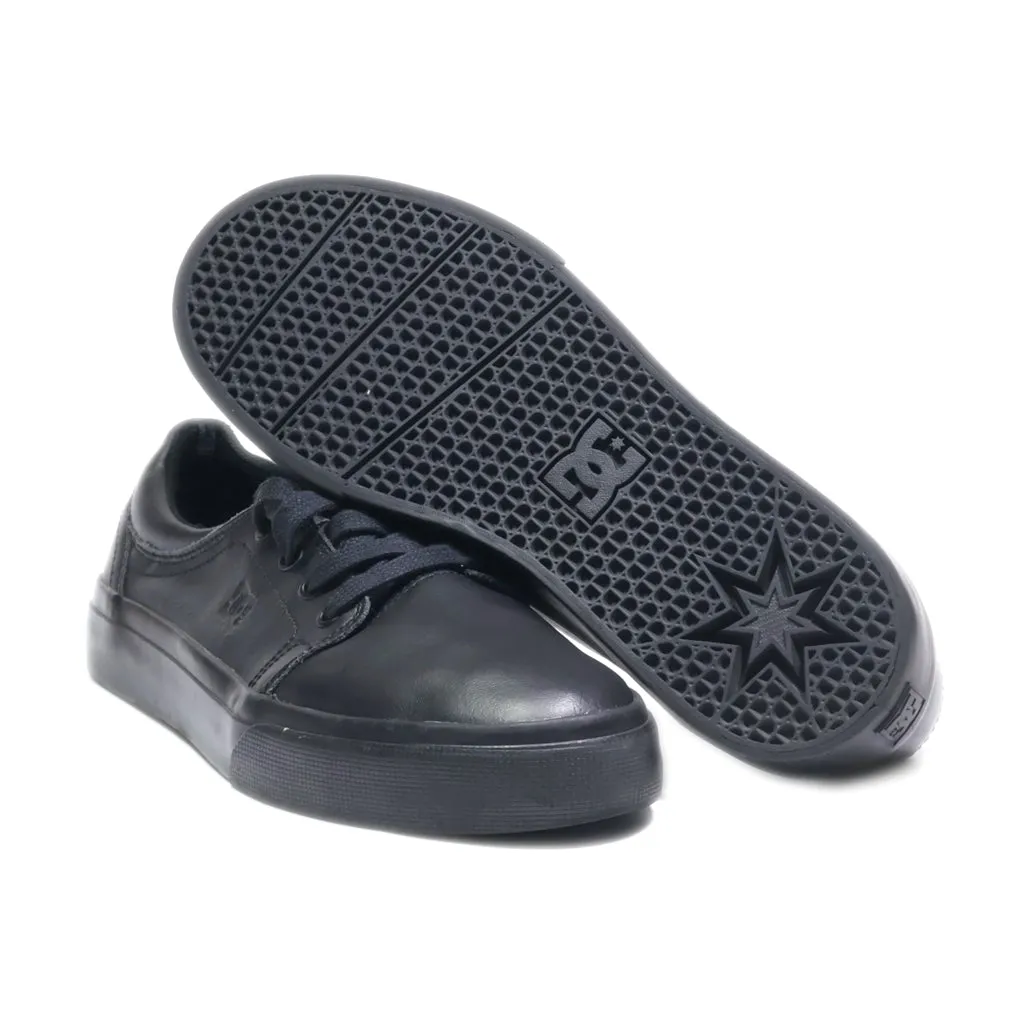 Dc Shoes Low-Top Sneakers Leather Black Colour For Women