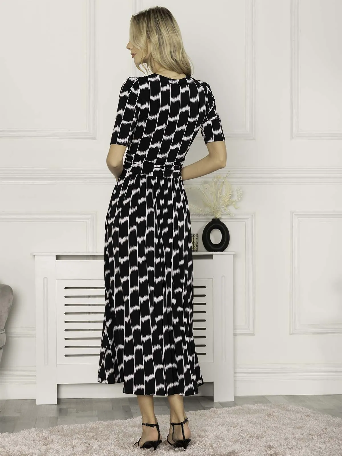 Jolie Moi Akayla Printed Jersey Maxi Dress, Black Geo